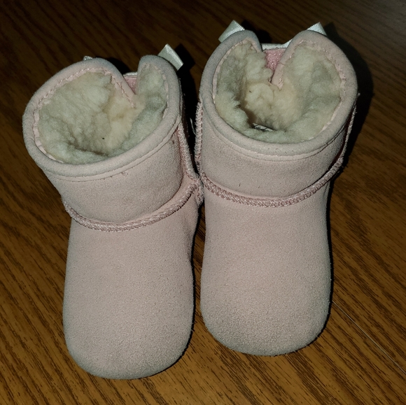 Uggs - Picture 2 of 2